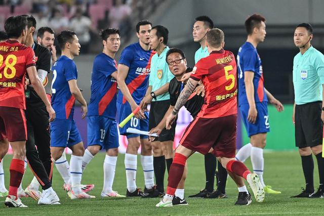 意甲-姆班古拉破门小维阿建功 尤文2-0AC米兰