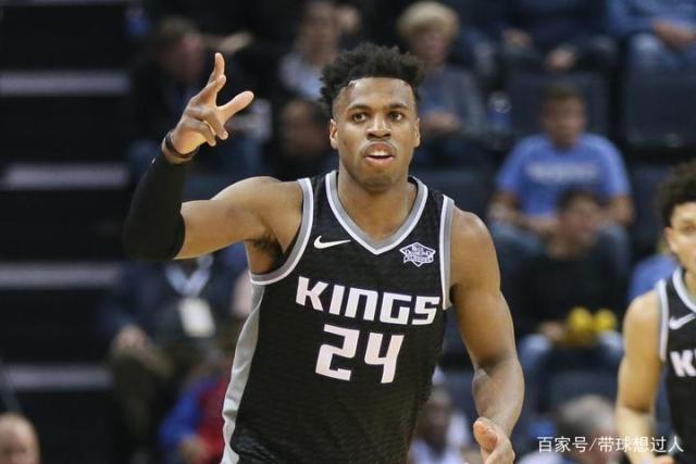 易建联的沉默耐人寻味 还能微微一笑反转吗